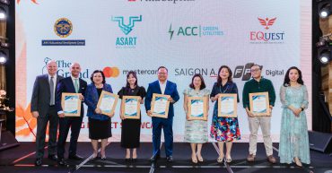 EQuest-nhan-giai-thuong-ESG-Impact-Award-vi-nhung-sang-kien-dong-gop-phat-trien-ben-vung-2-1-370x193-1