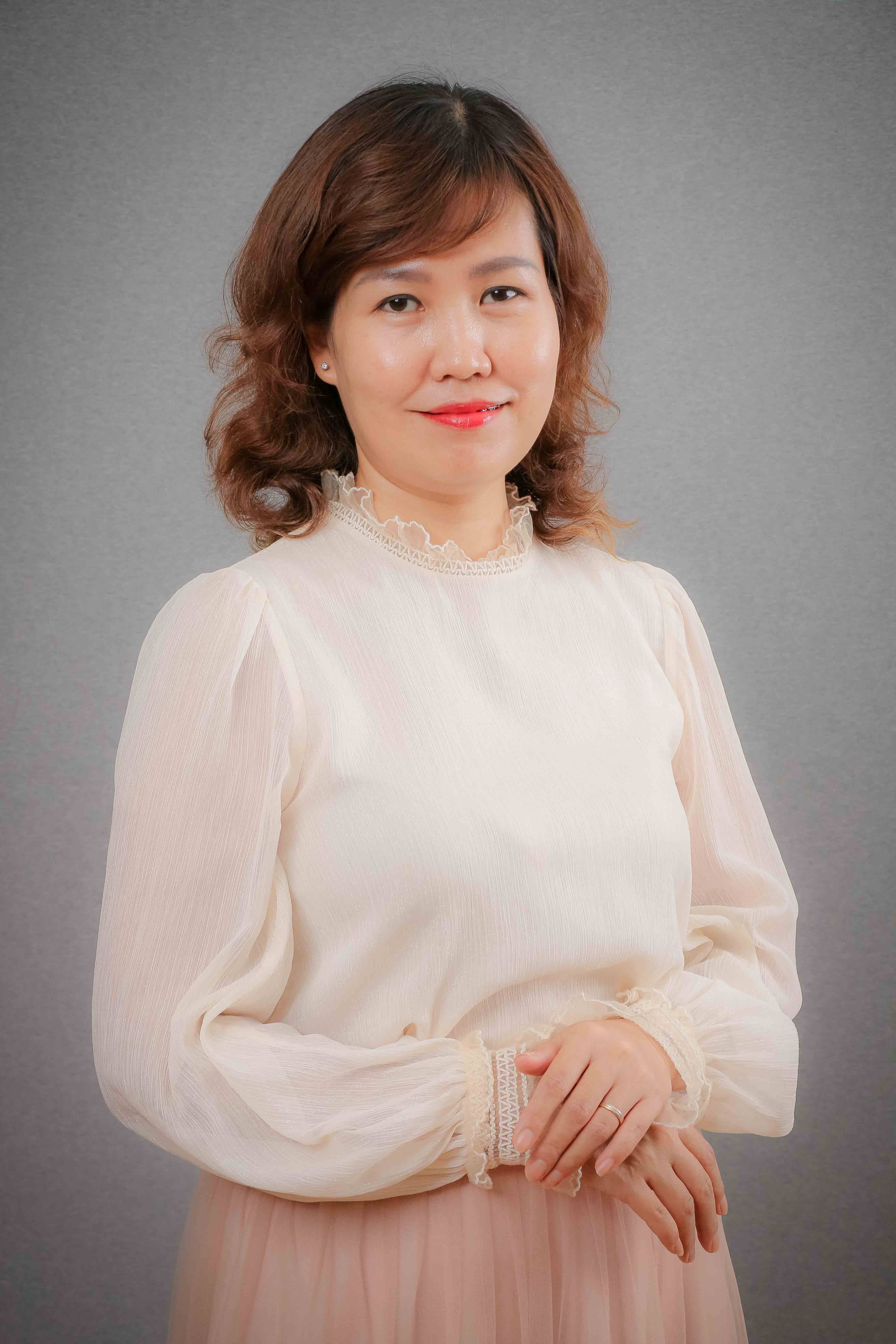 Cô Lương Thị Thuỳ Dương