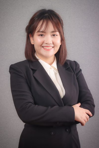 Cô Hoàng Thị Kim Liên