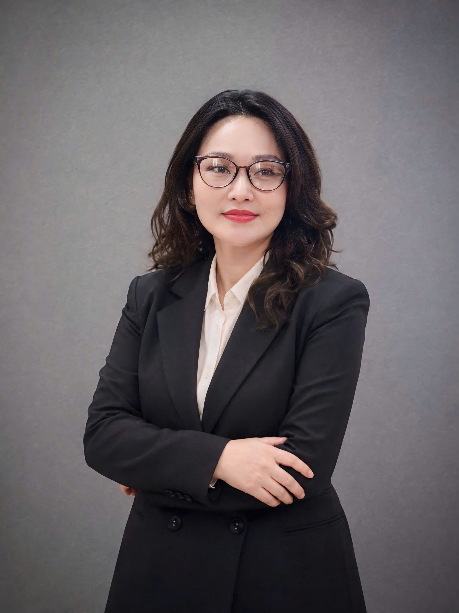 Cô Đinh Thị Hồng Hạnh